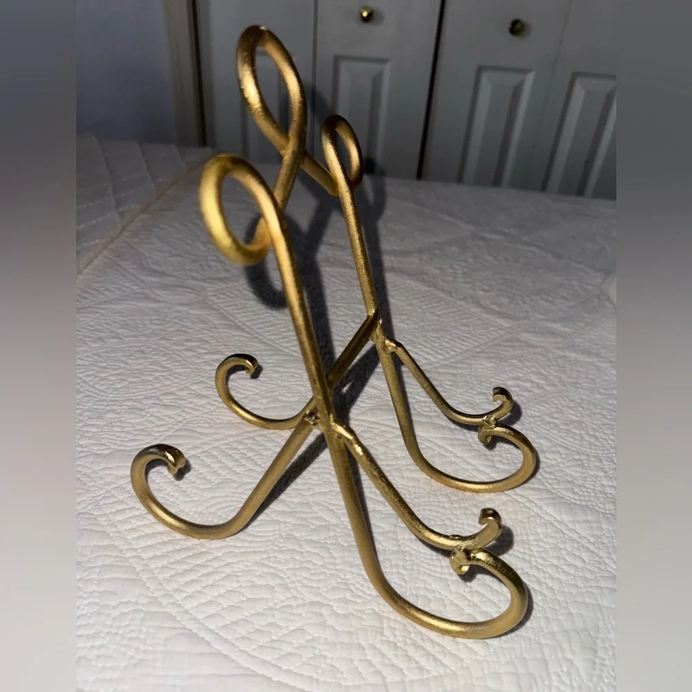 Chic Gold Metal Display Easel